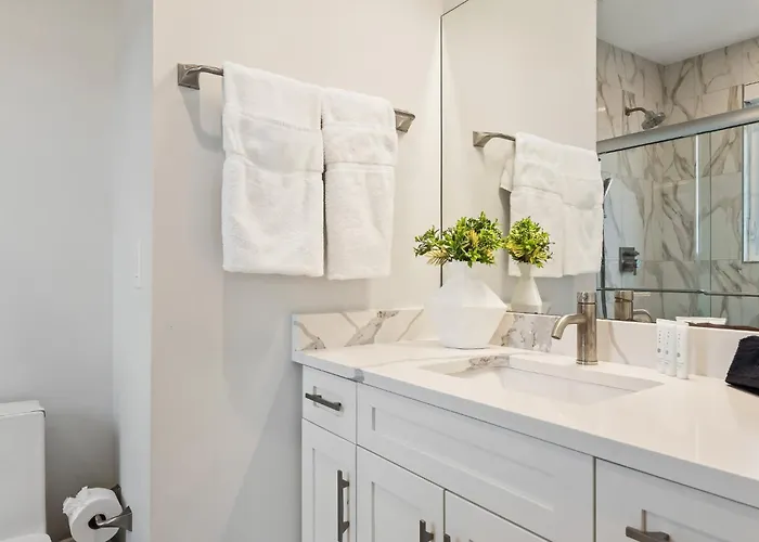 Luxury Family Beachfront Oasis Pool And Views Holiday home Clearwater Beach