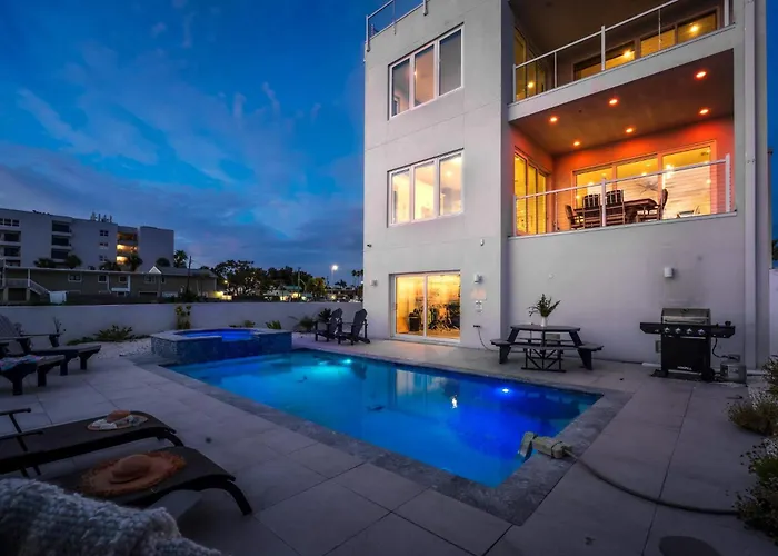 Luxury Family Beachfront Oasis Pool And Views