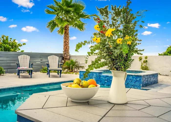 Holiday home Luxury Family Beachfront Oasis Pool And Views