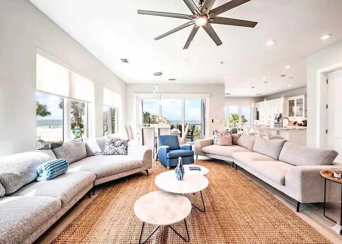 Luxury Family Beachfront Oasis Pool And Views Holiday home *